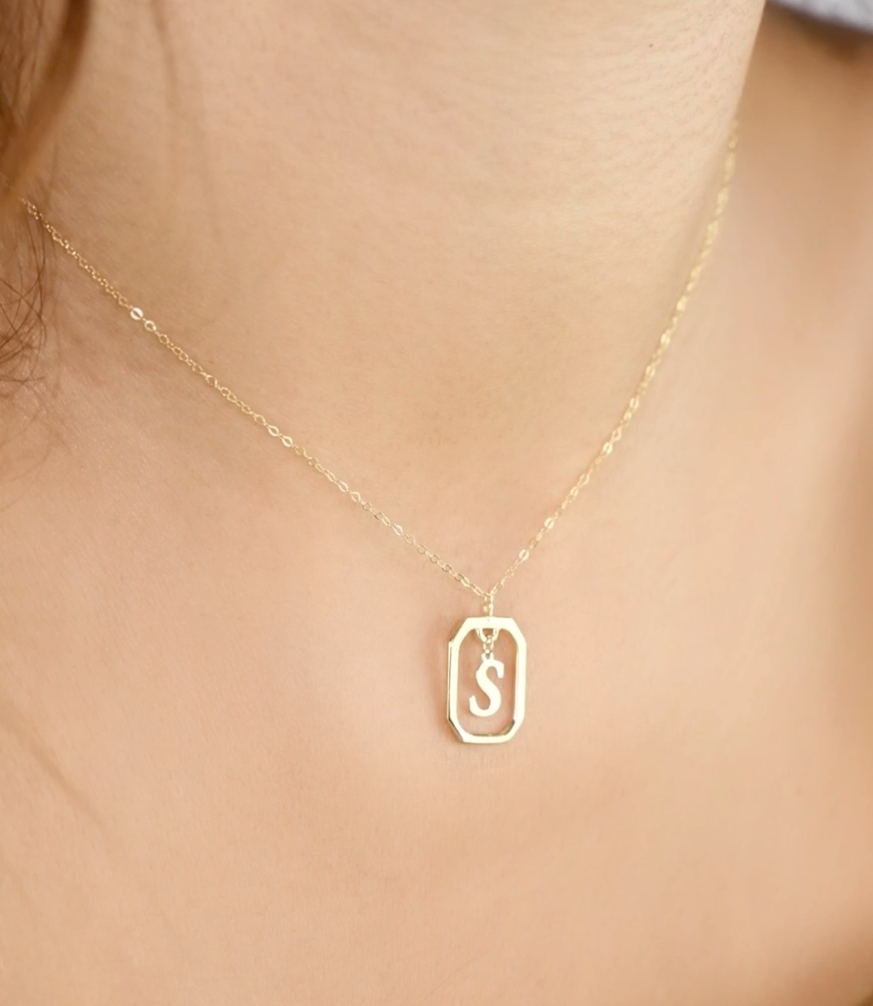 Collier en Or 18k "Lettres Précieuses"