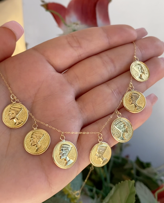 Collier en or 18K signé Néfertiti