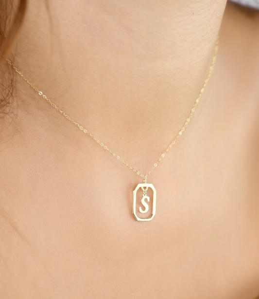 Collier en Or 18k "Lettres Précieuses"